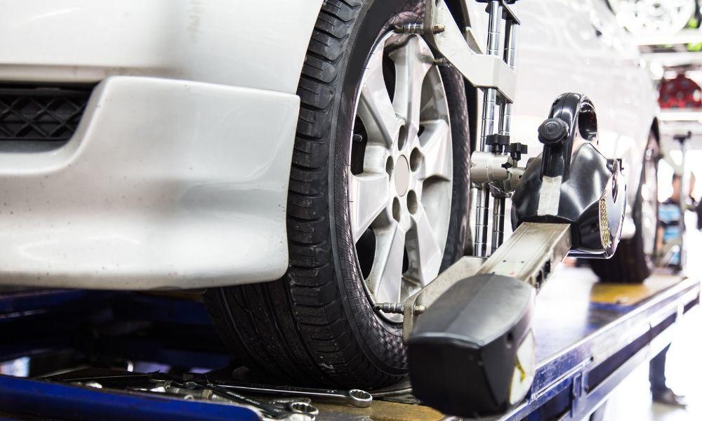 4 Common Signs You Need A Wheel Alignment